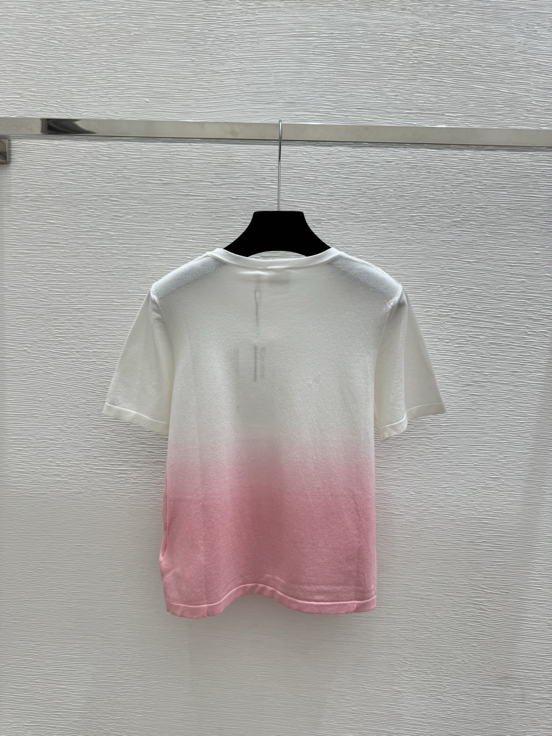 🆕D家🆕 春夏新款 撞色渐变蝴蝶圆领针织短袖颜色：粉色 蓝色 绿色尺码：36.38.40