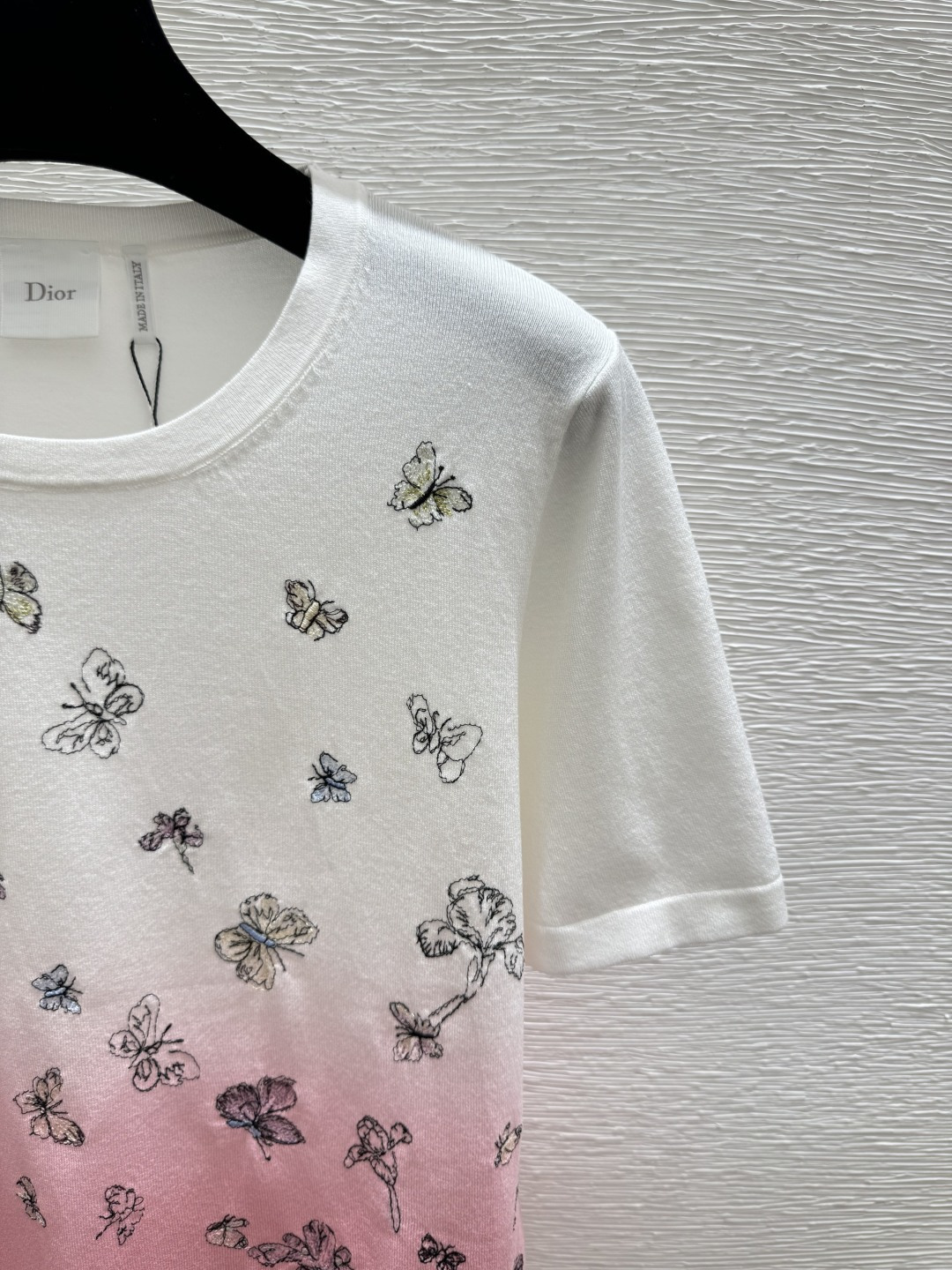 🆕D家🆕 春夏新款 撞色渐变蝴蝶圆领针织短袖颜色：粉色 蓝色 绿色尺码：36.38.40