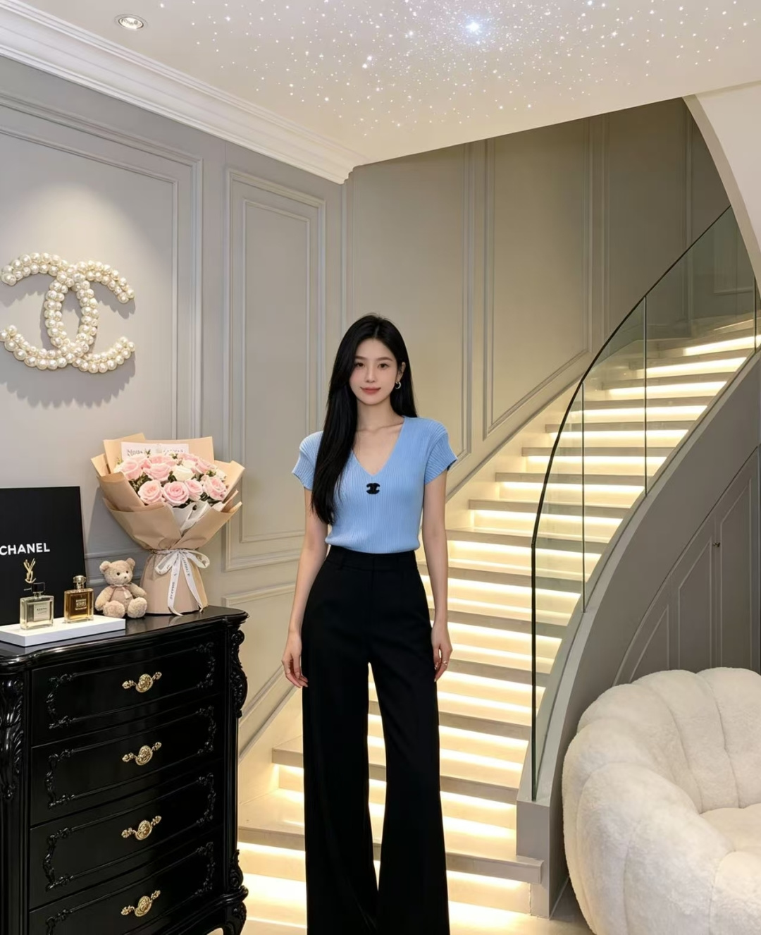 🆕CH家🆕 春夏新款 纯色简约V领针织短袖颜色：白色 粉色 蓝色尺码：36.38.40