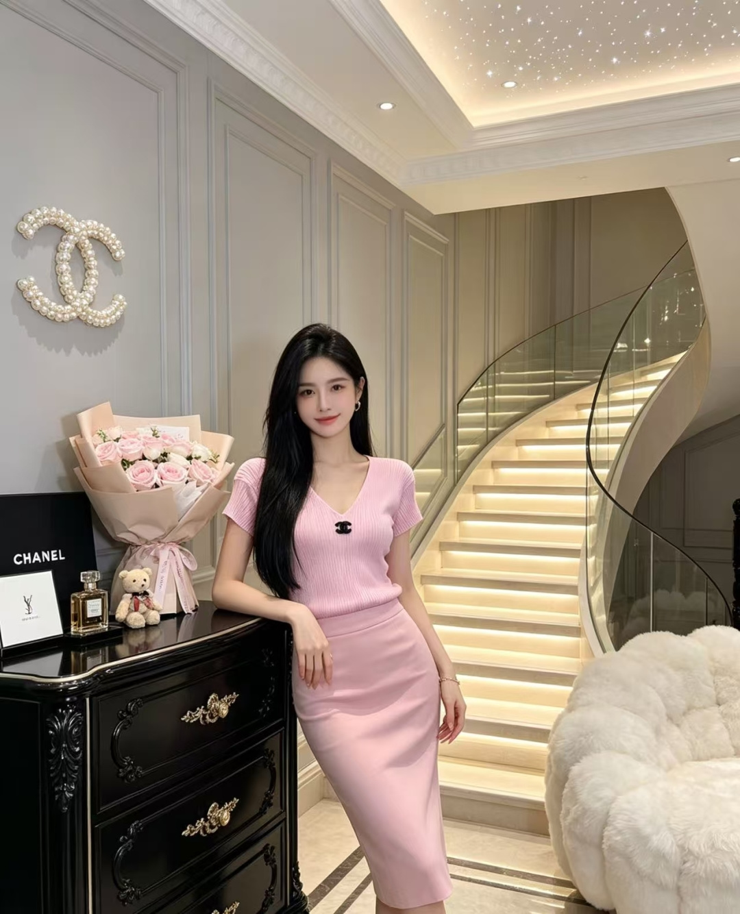 🆕CH家🆕 春夏新款 纯色简约V领针织短袖颜色：白色 粉色 蓝色尺码：36.38.40