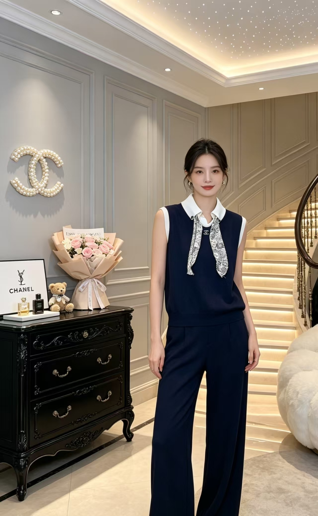 🆕CH家🆕 春夏新款 撞色翻领简约针织背心颜色：白色 灰色 宝蓝尺码：36.38.40