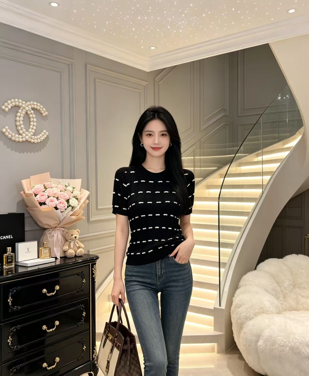 🆕CH家🆕 春夏新款 撞色蝴蝶结镂空圆领针织短袖颜色：白色 黑色尺码：36.38.40