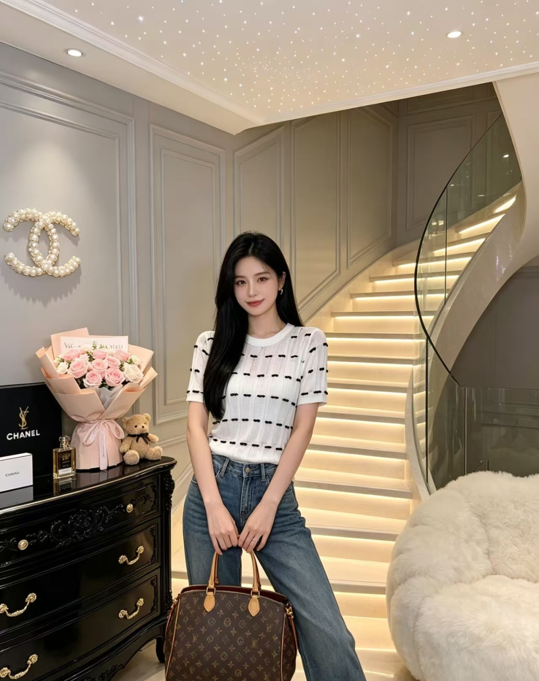 🆕CH家🆕 春夏新款 撞色蝴蝶结镂空圆领针织短袖颜色：白色 黑色尺码：36.38.40