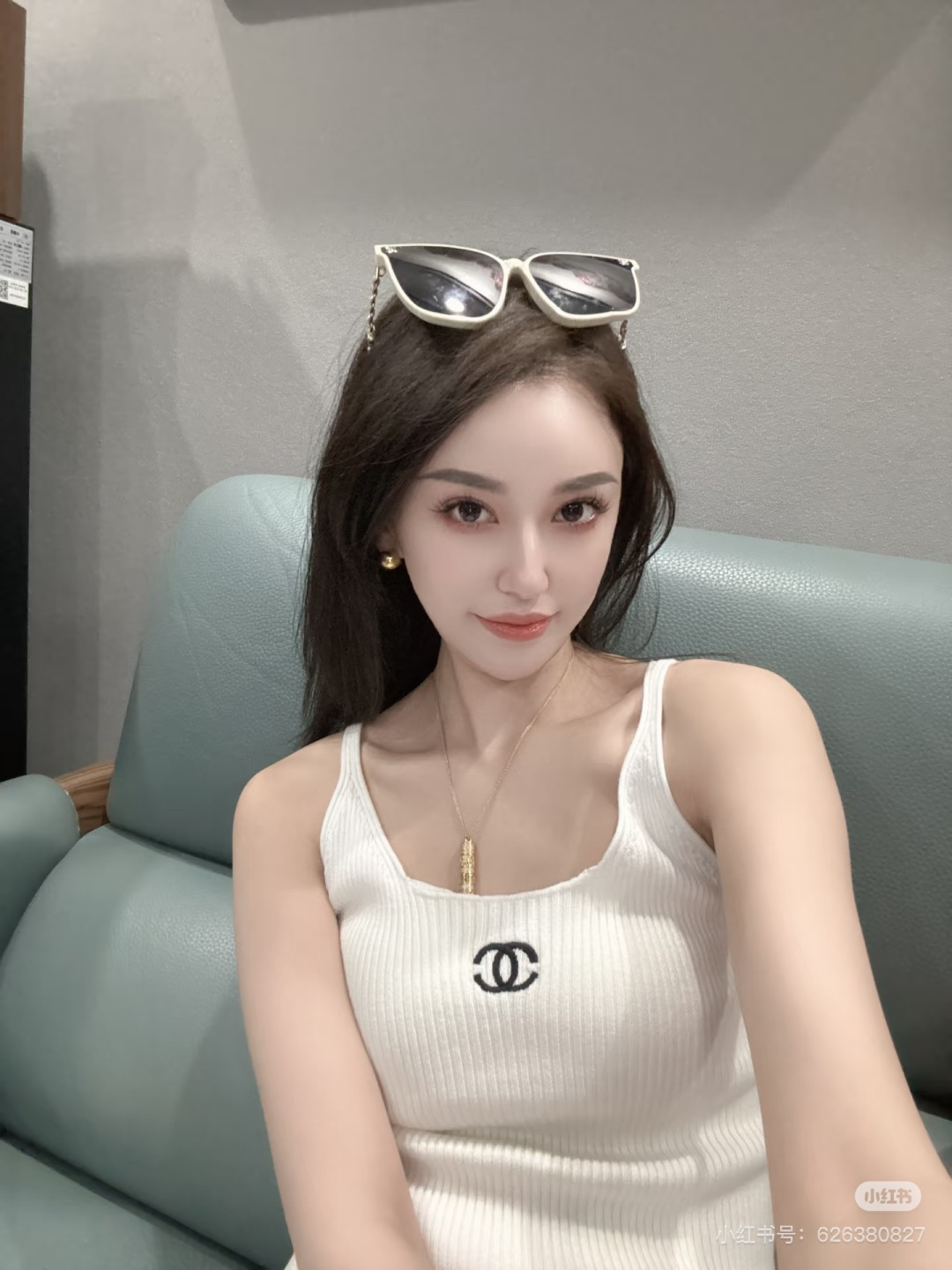 🆕CH家🆕 春夏新款 纯色简约圆领针织吊带颜色：白色 红色 黑色尺码：36.38.40