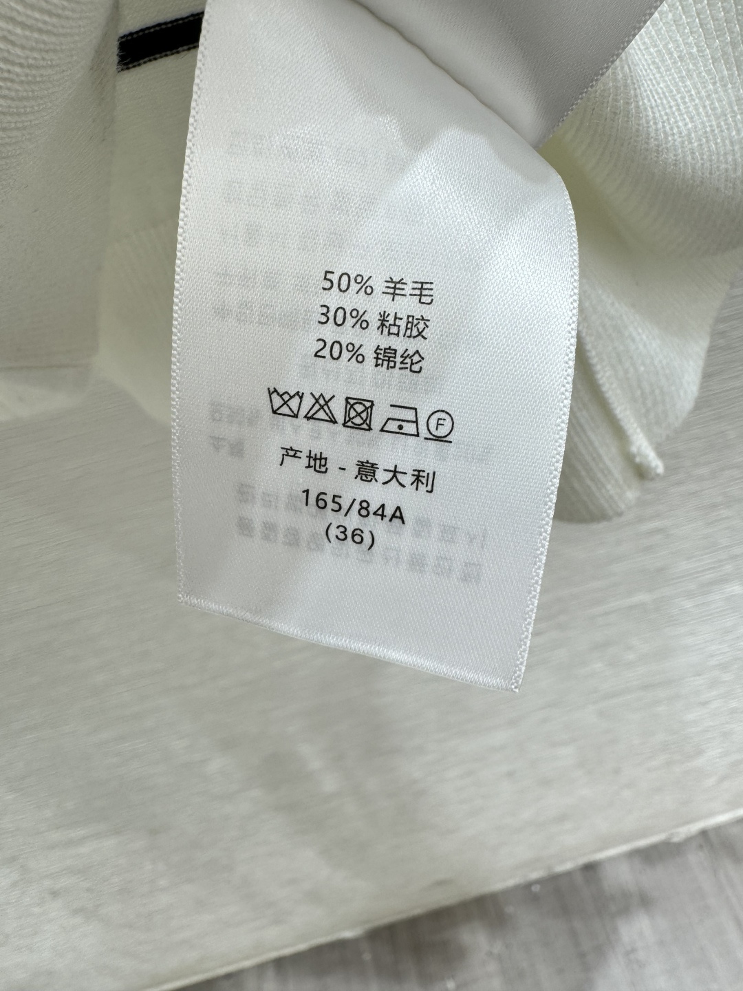 🆕D家🆕 春夏新款 撞色条纹字母圆领针织短袖颜色：白色 粉色 黑色尺码：36.38.40