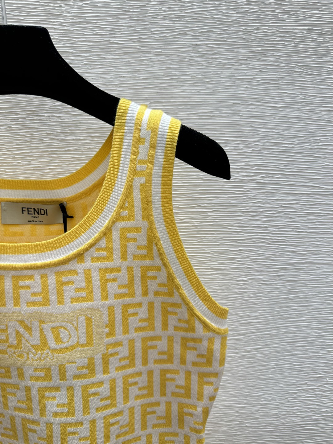 🆕F家🆕 春夏新款 撞色老花字母圆领针织背心颜色：黄色 蓝色 咖啡尺码：36.38.40