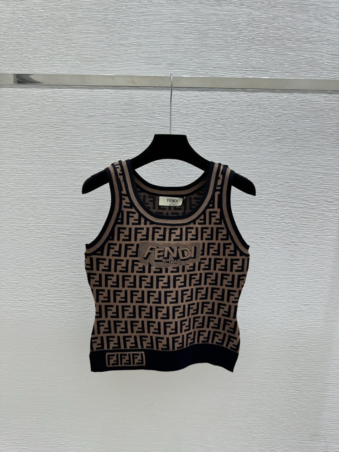 🆕F家🆕 春夏新款 撞色老花字母圆领针织背心颜色：黄色 蓝色 咖啡尺码：36.38.40