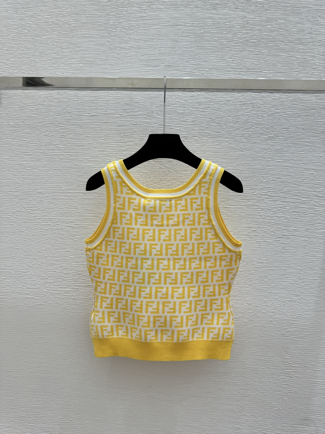 🆕F家🆕 春夏新款 撞色老花字母圆领针织背心颜色：黄色 蓝色 咖啡尺码：36.38.40