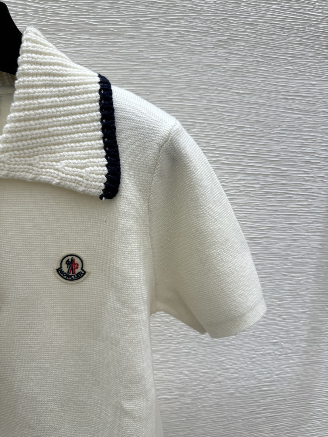 🆕MO家🆕 春夏新款 撞色翻领针织短袖颜色：白色 宝蓝尺码：36.38.40