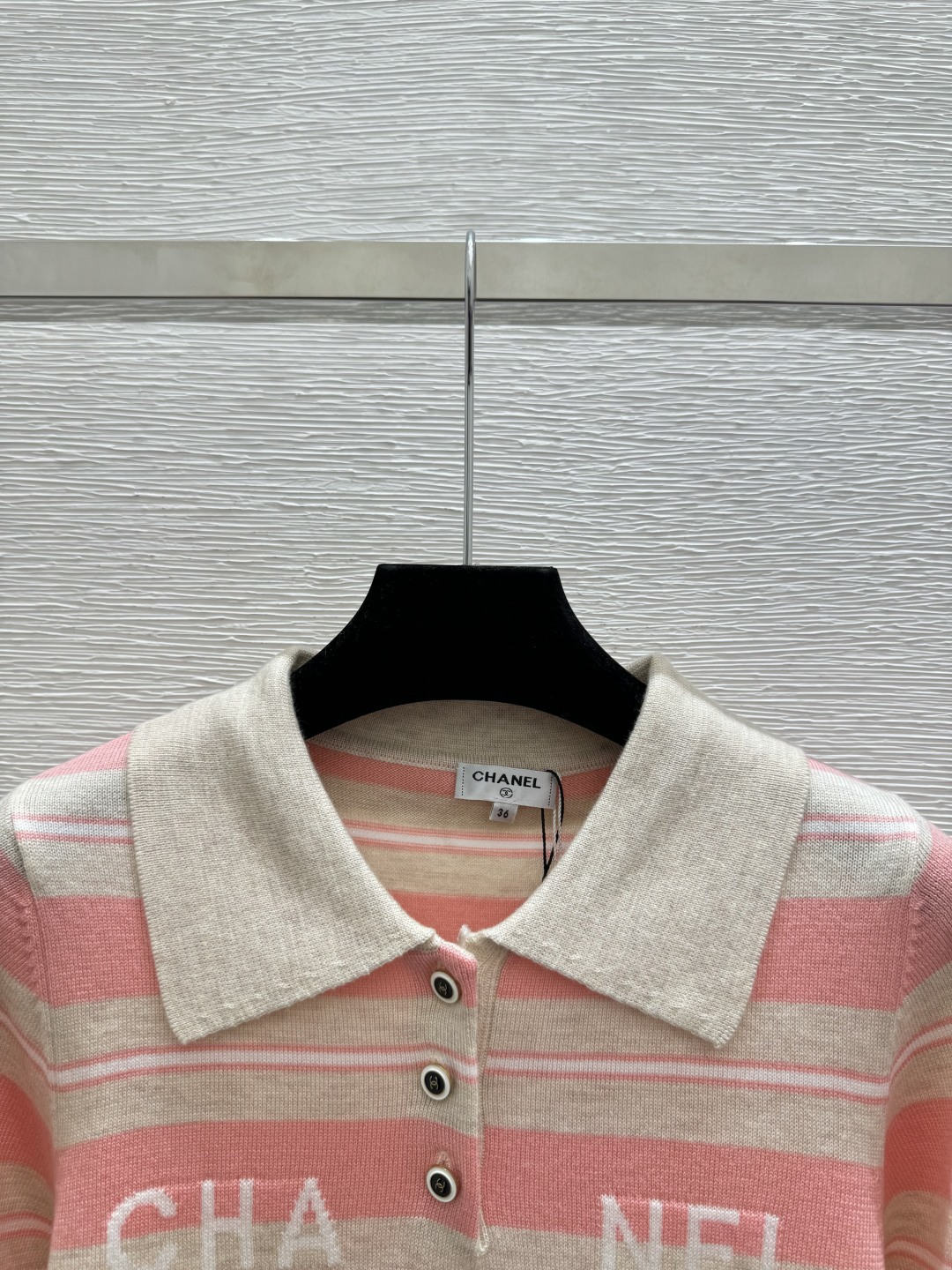 🆕CH家🆕 春夏新款 撞色字母条纹翻领针织短袖颜色：杏色 紫色 黑色尺码：36.38.40