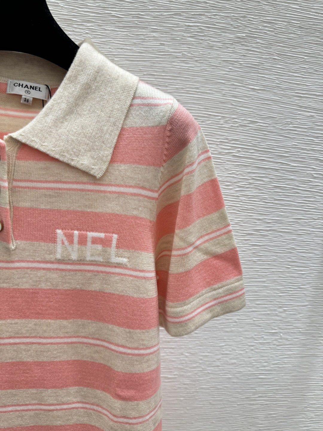 🆕CH家🆕 春夏新款 撞色字母条纹翻领针织短袖颜色：杏色 紫色 黑色尺码：36.38.40