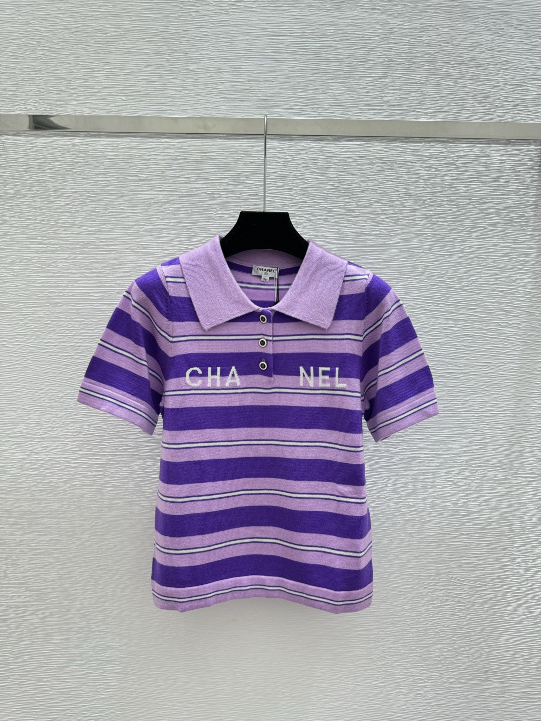 🆕CH家🆕 春夏新款 撞色字母条纹翻领针织短袖颜色：杏色 紫色 黑色尺码：36.38.40