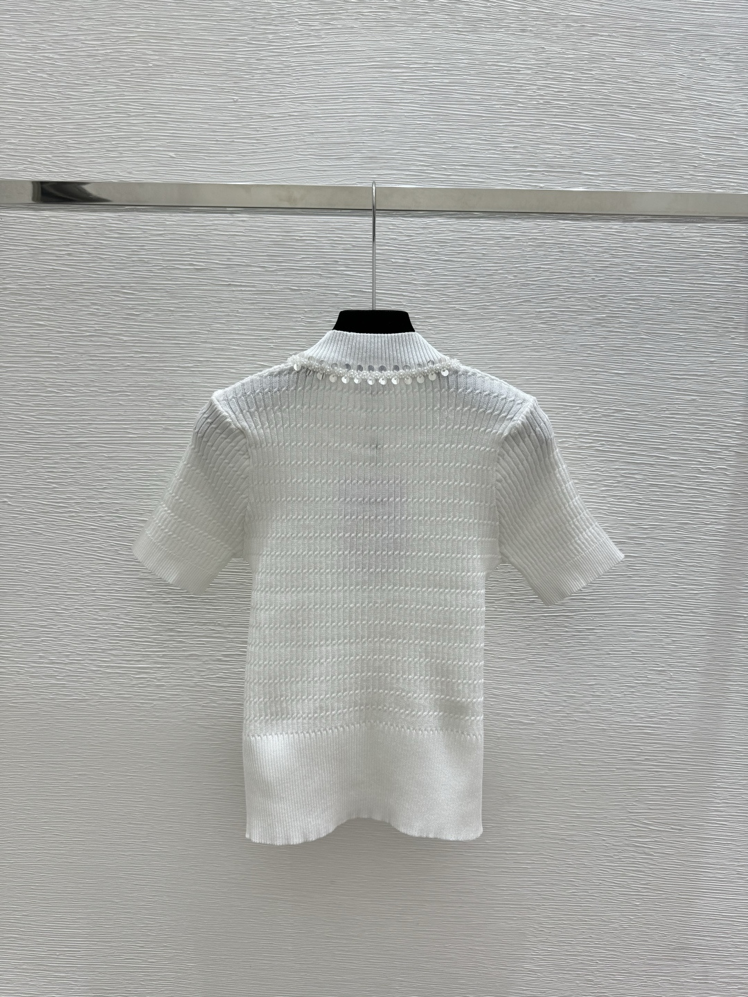 🆕CH家🆕 春夏新款 纯色重工钉珠珠片圆领针织短袖开衫颜色：白色 粉色尺码：36.38.40