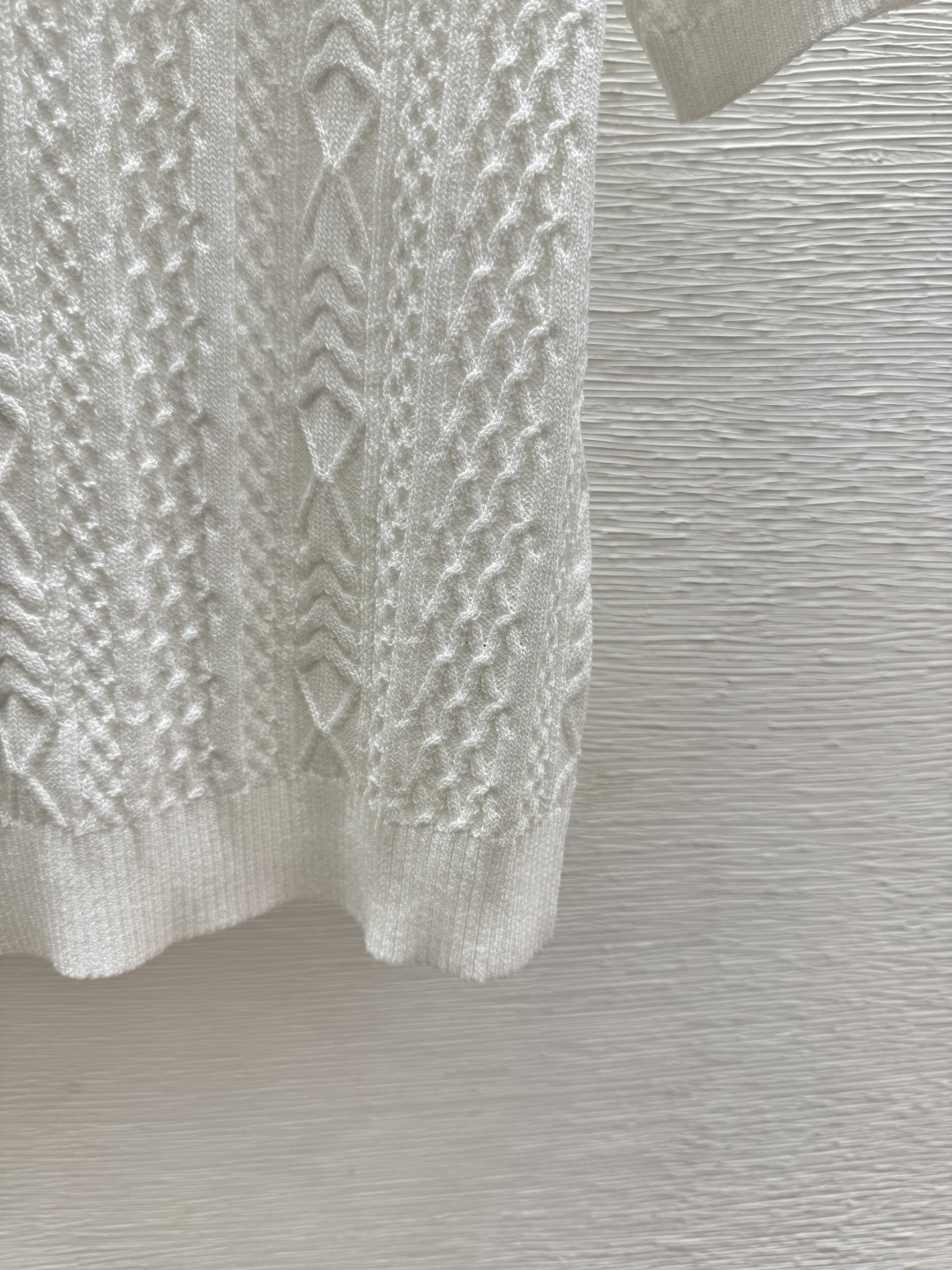 🆕CH家🆕 春夏新款 纯色简约圆领针织短袖颜色：白色 宝蓝尺码：36.38.40