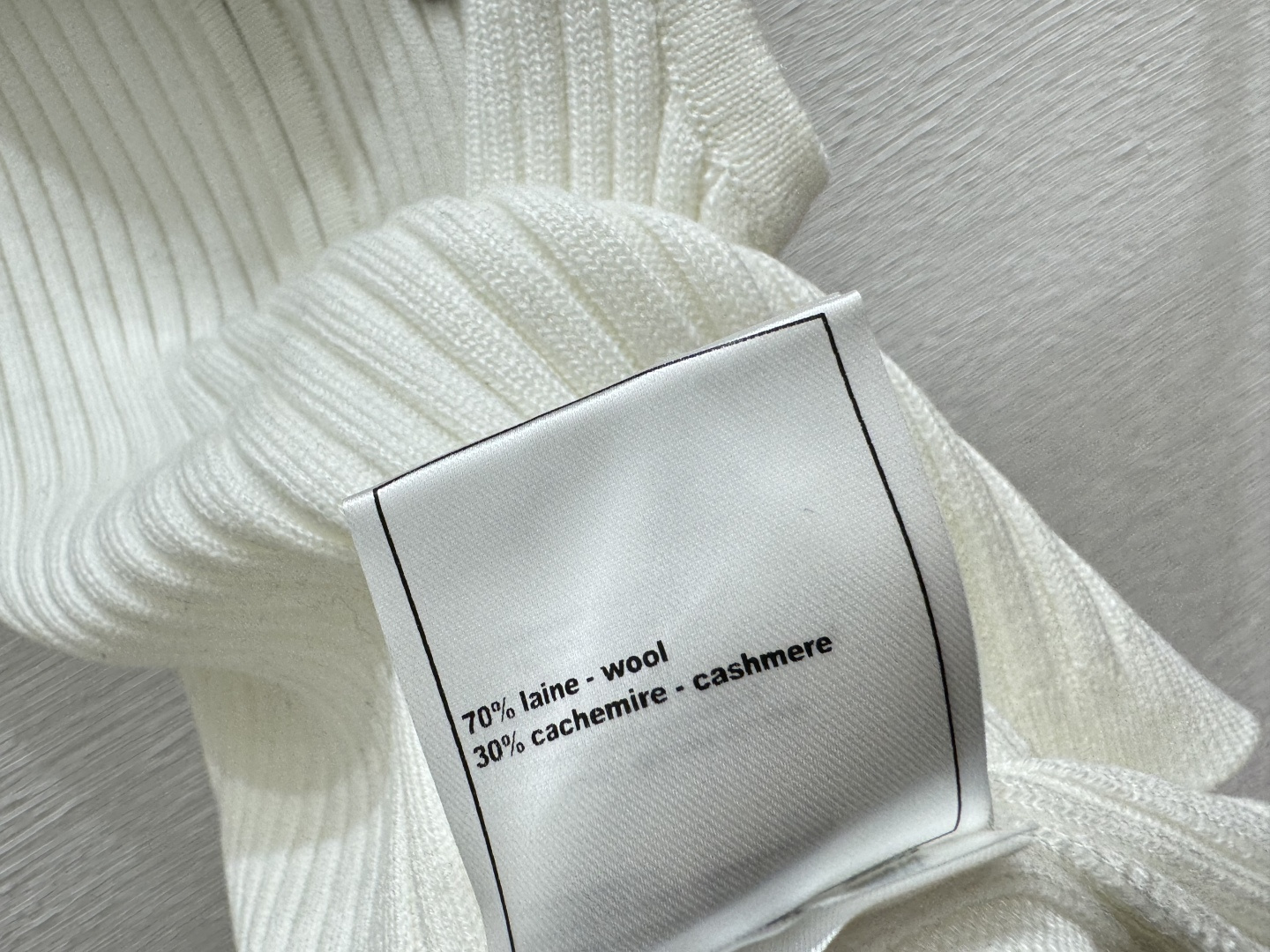 🆕CH家🆕 春夏新款 纯色简约翻领针织背心颜色：白色 黑色尺码：36.38.40