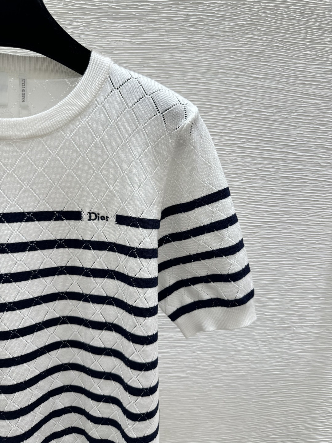 🆕D家🆕 春夏新款 撞色条纹镂空圆领针织短袖颜色：白色宝蓝尺码：36.38.40