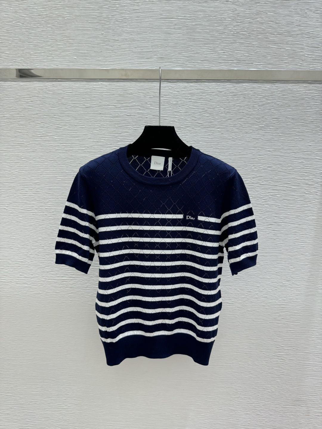 🆕D家🆕 春夏新款 撞色条纹镂空圆领针织短袖颜色：白色宝蓝尺码：36.38.40