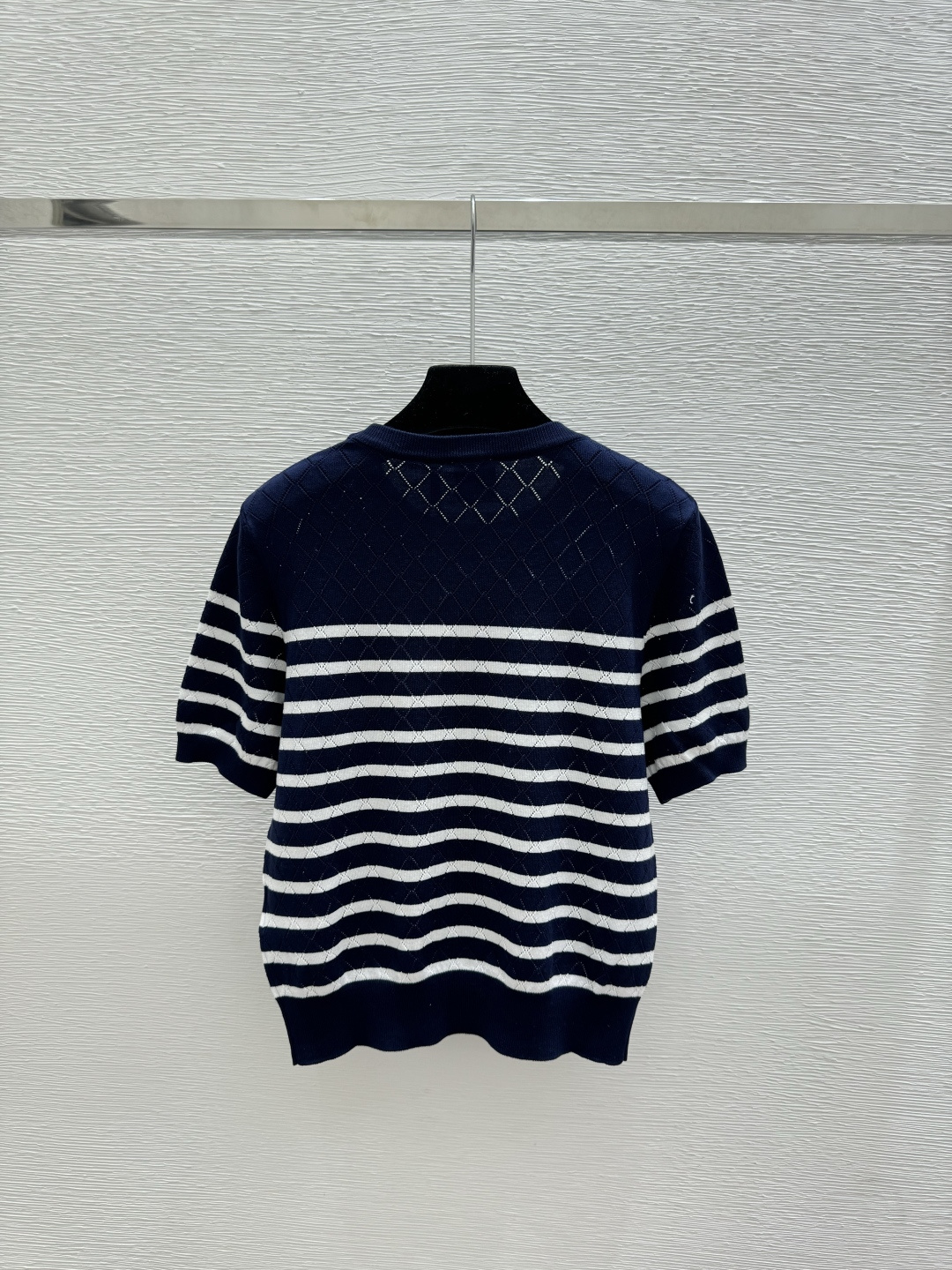 🆕D家🆕 春夏新款 撞色条纹镂空圆领针织短袖颜色：白色宝蓝尺码：36.38.40