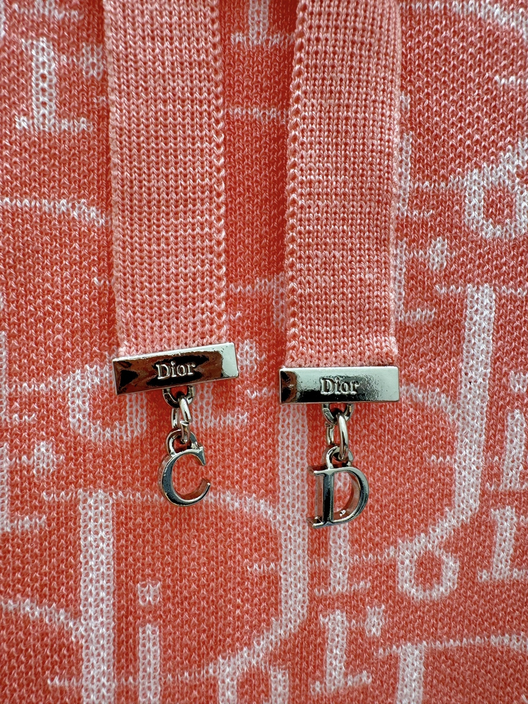 🆕D家🆕 春夏新款 撞色老花字母圆领针织短袖颜色：粉色 绿色 宝蓝尺码：36.38.40