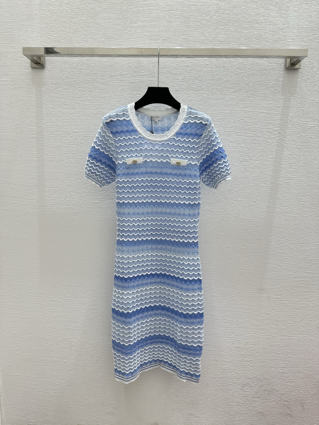 🆕CH家🆕 春夏新款 撞色条纹圆领针织短袖裙颜色：粉色 蓝色 红色尺码：36.38.40