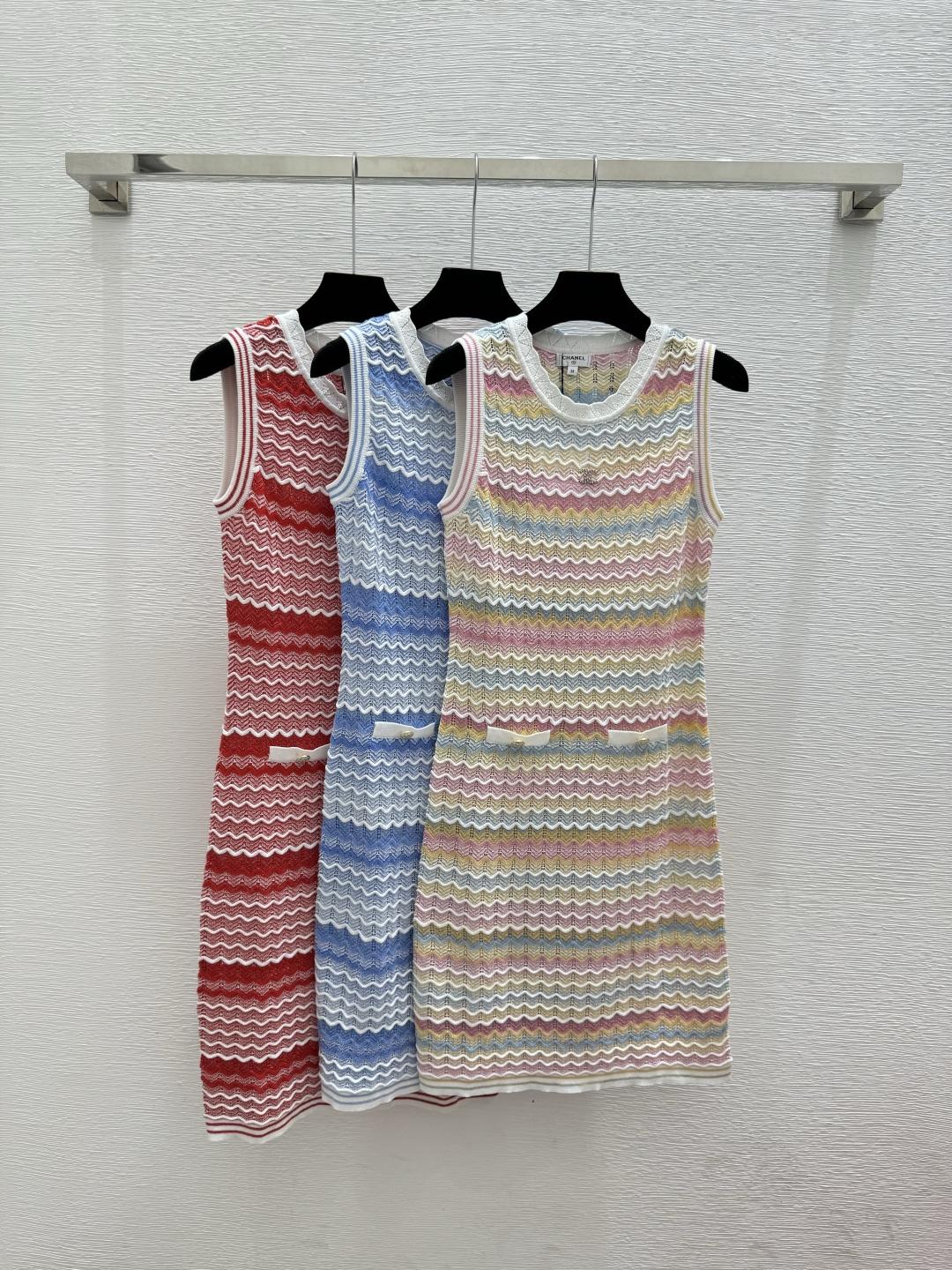 🆕CH家🆕 春夏新款 撞色条纹圆领针织背心裙颜色：粉色 蓝色 红色尺码：36.38.40