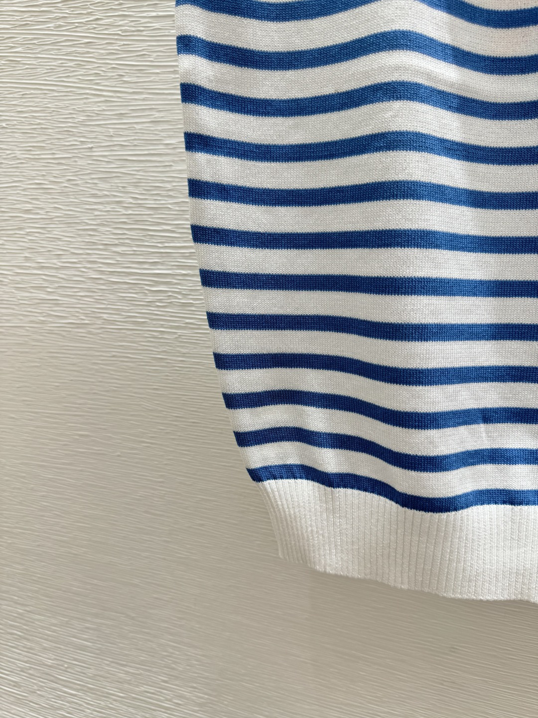 🆕M家🆕 春夏新款 撞色条纹海军领针织背心颜色：蓝色尺码：36.38.40