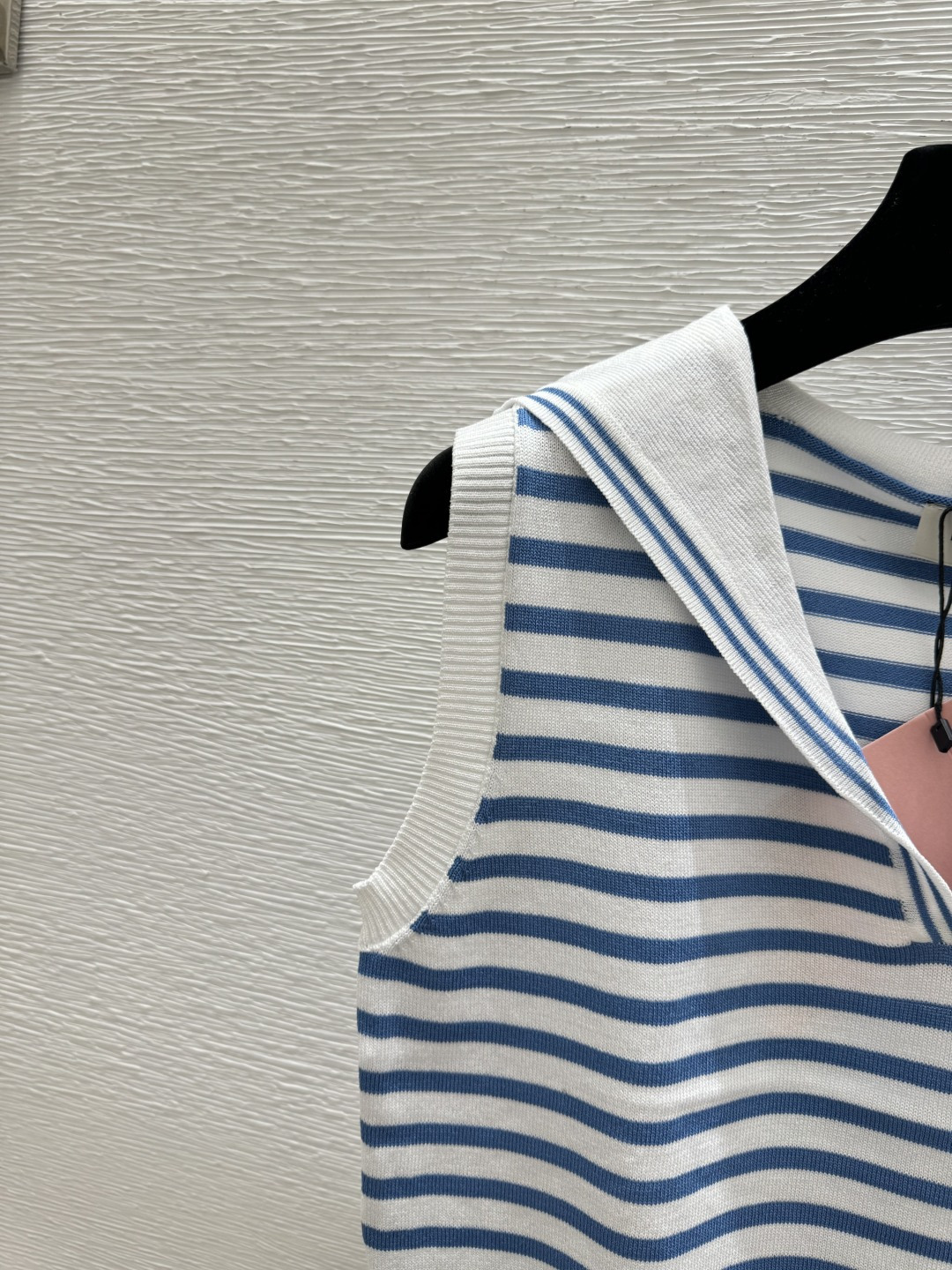 🆕M家🆕 春夏新款 撞色条纹海军领针织背心颜色：蓝色尺码：36.38.40