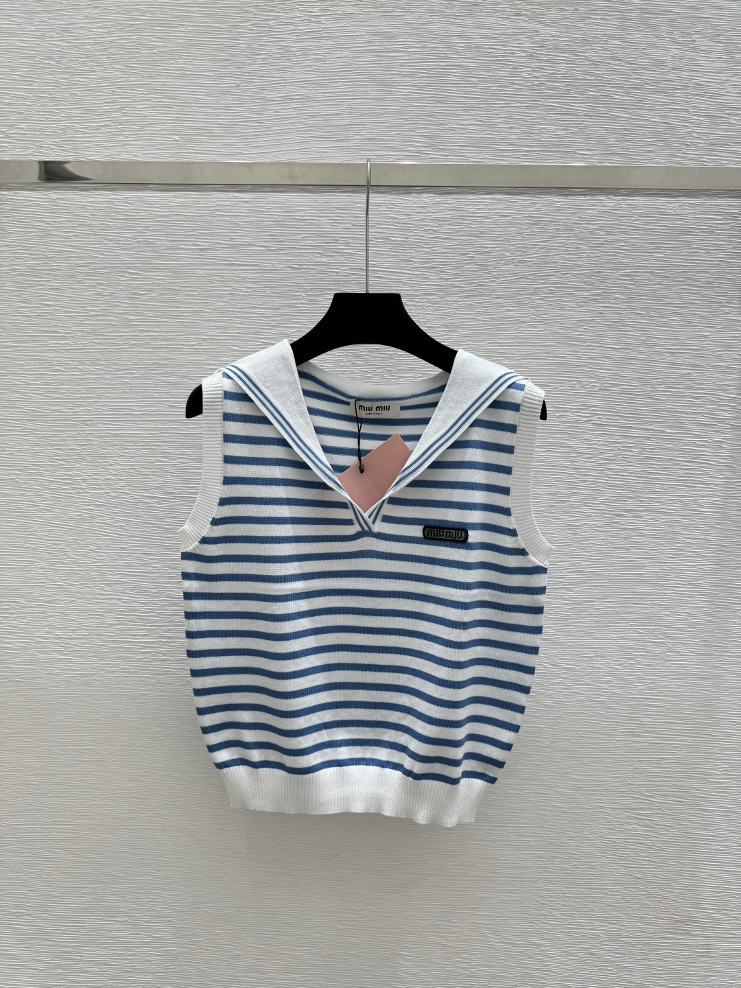 🆕M家🆕 春夏新款 撞色条纹海军领针织背心颜色：蓝色尺码：36.38.40