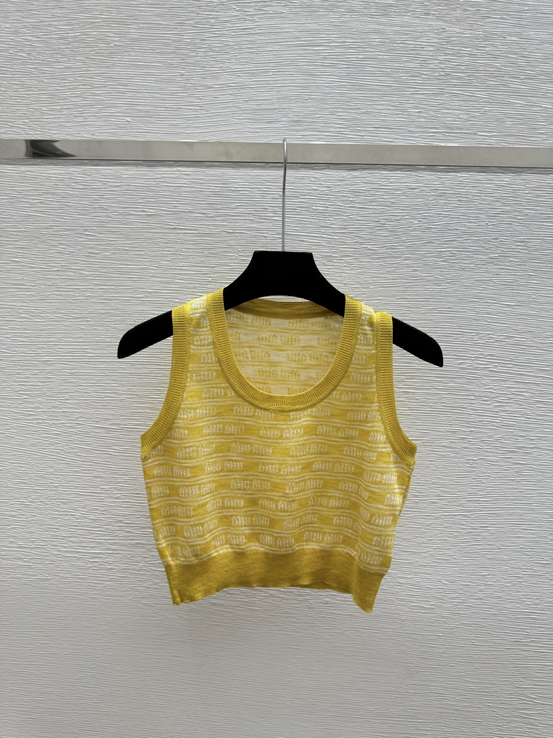 🆕M家🆕 春夏新款 撞色字母圆领针织背心颜色：粉色 黄色 黑色尺码：36.38.40