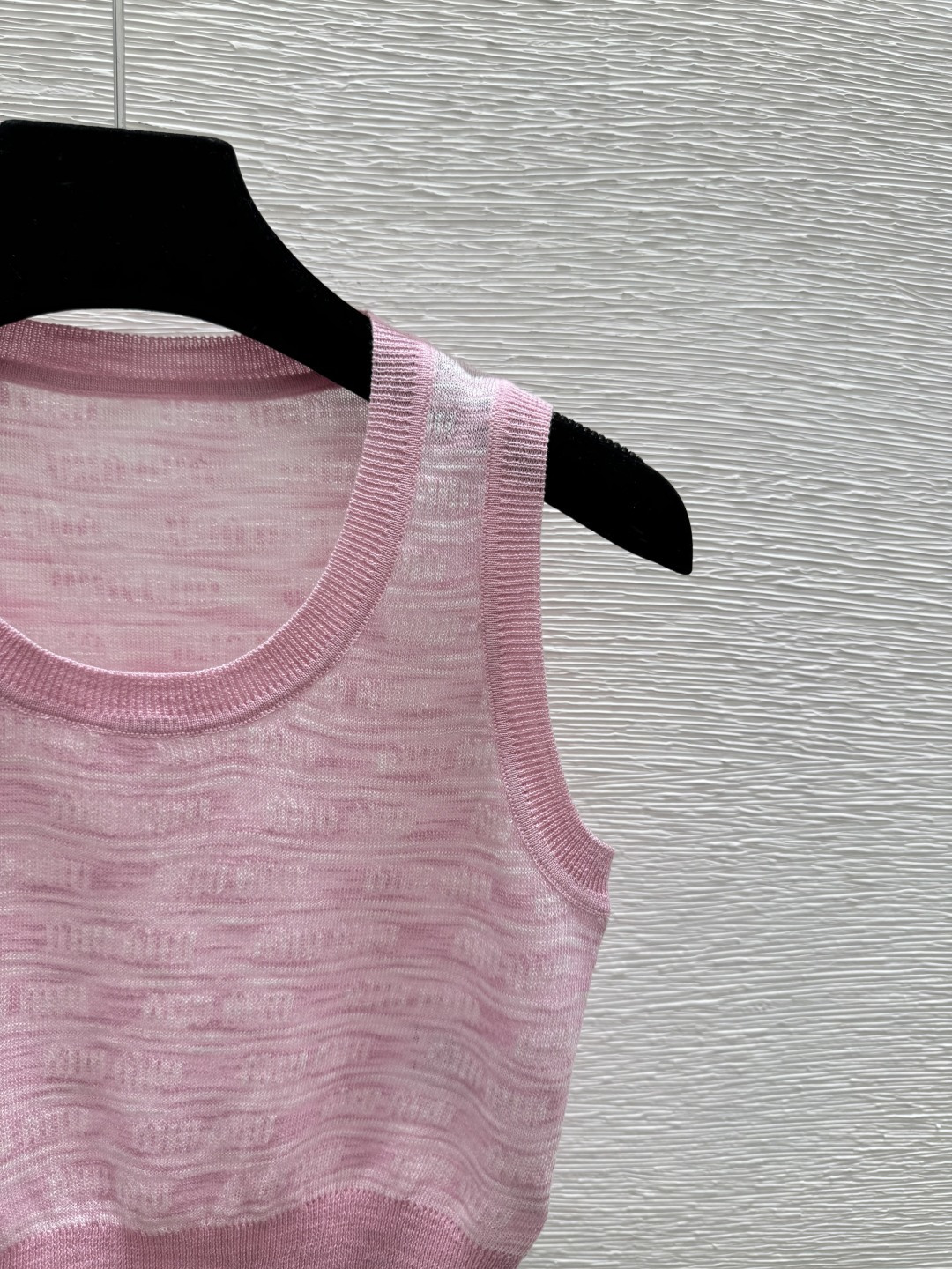 🆕M家🆕 春夏新款 撞色字母圆领针织背心颜色：粉色 黄色 黑色尺码：36.38.40