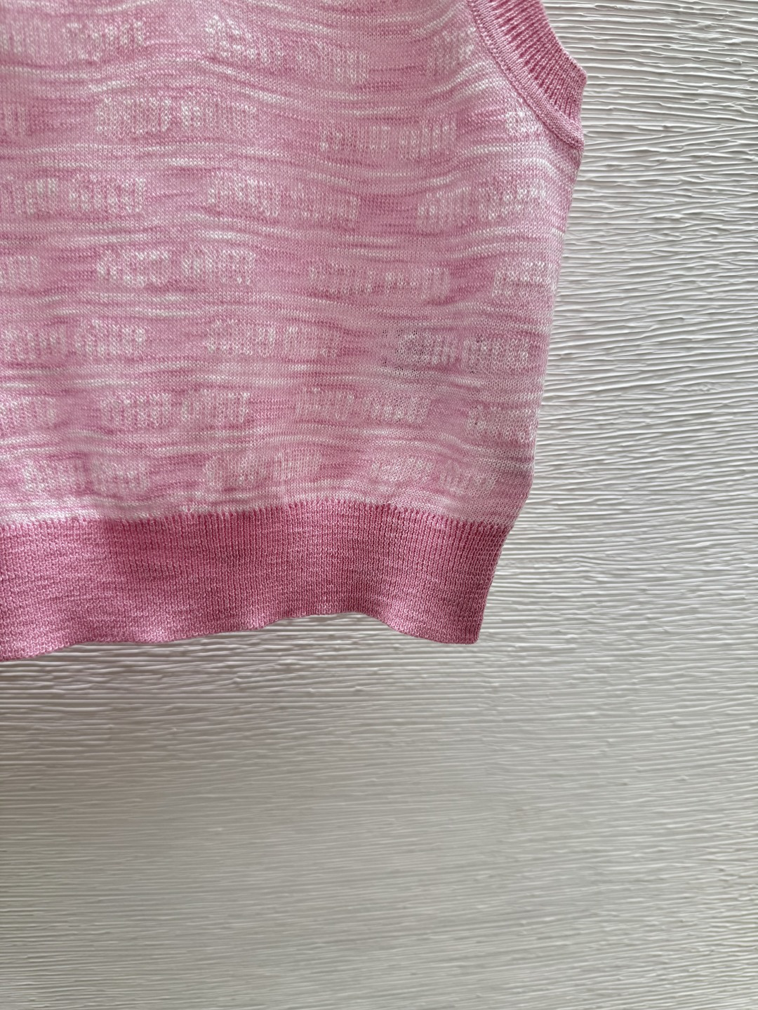 🆕M家🆕 春夏新款 撞色字母圆领针织背心颜色：粉色 黄色 黑色尺码：36.38.40