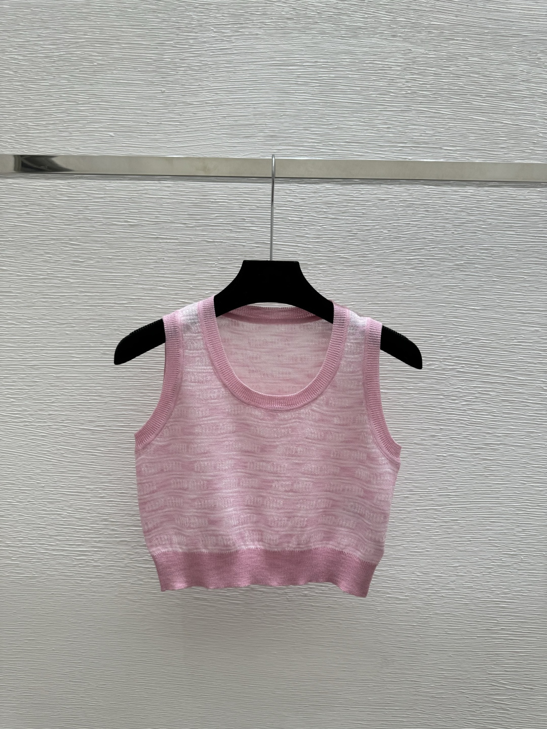 🆕M家🆕 春夏新款 撞色字母圆领针织背心颜色：粉色 黄色 黑色尺码：36.38.40