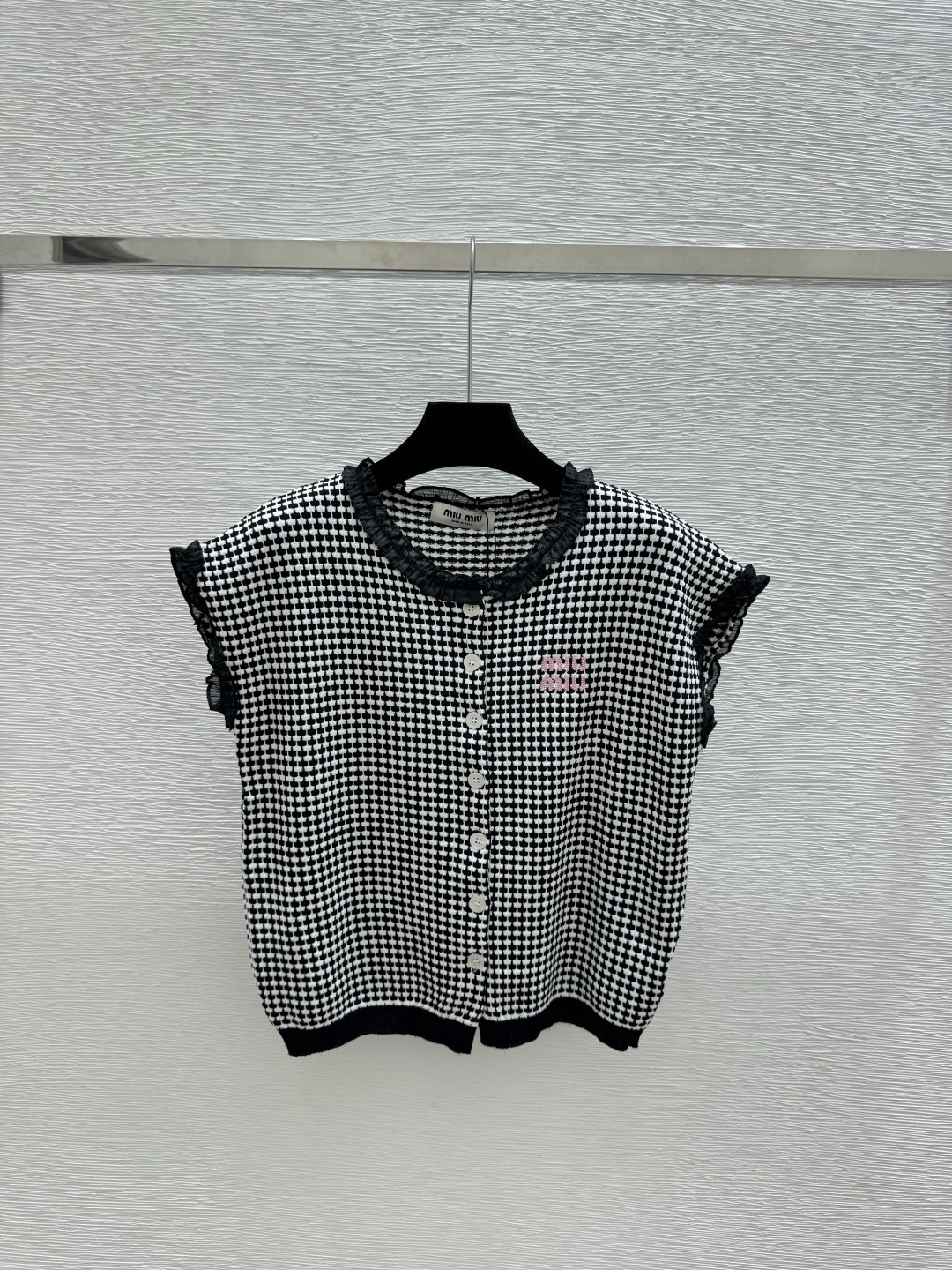 🆕M家🆕 春夏新款 撞色格子花边圆领针织背心颜色：黑色尺码：36.38.40