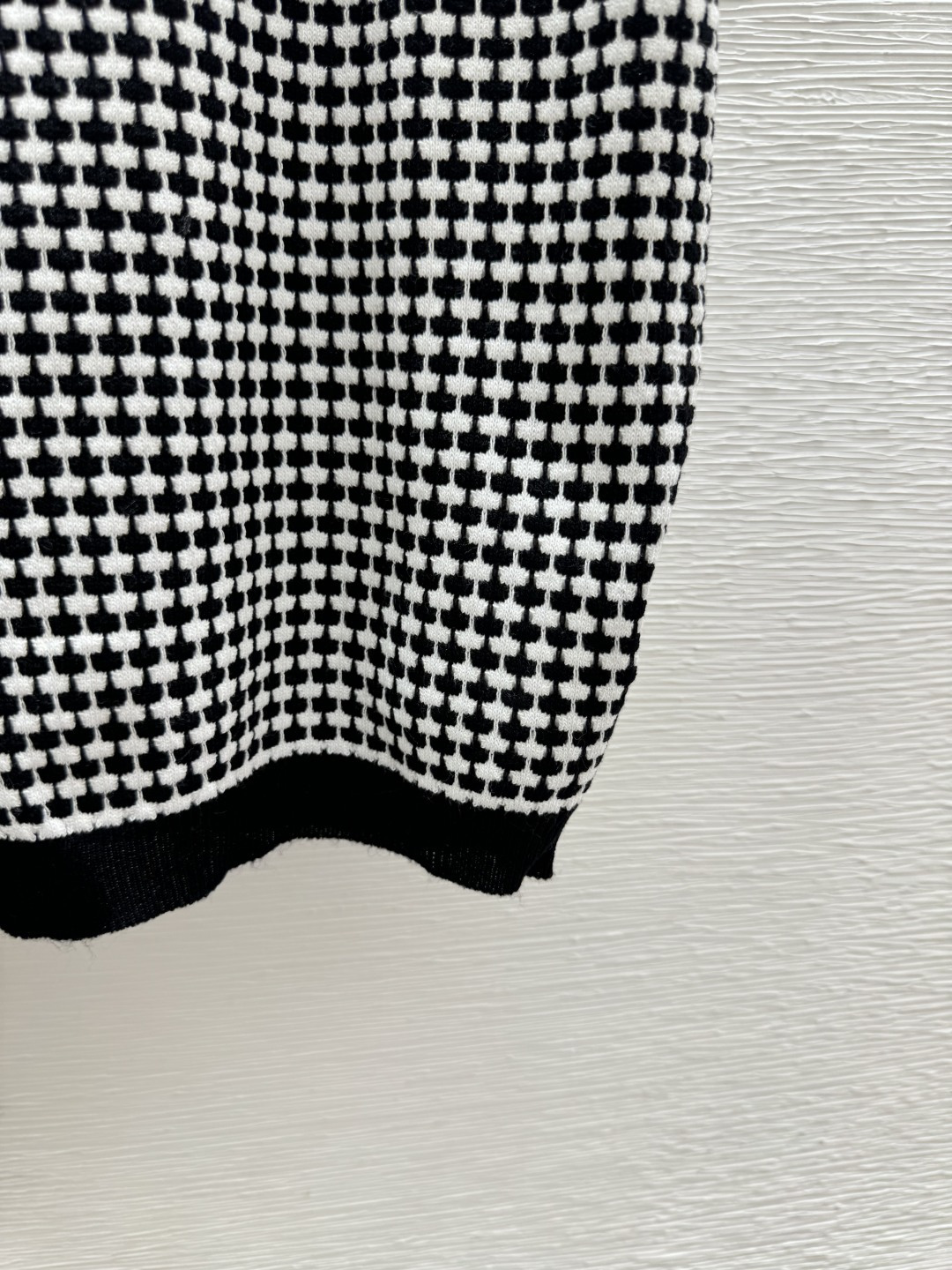 🆕M家🆕 春夏新款 撞色格子花边圆领针织背心颜色：黑色尺码：36.38.40