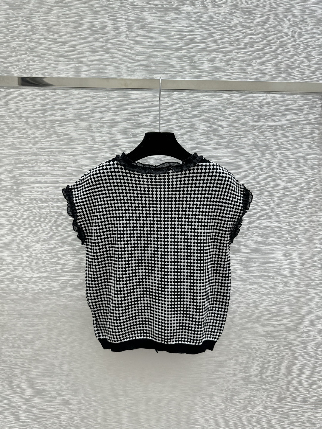 🆕M家🆕 春夏新款 撞色格子花边圆领针织背心颜色：黑色尺码：36.38.40