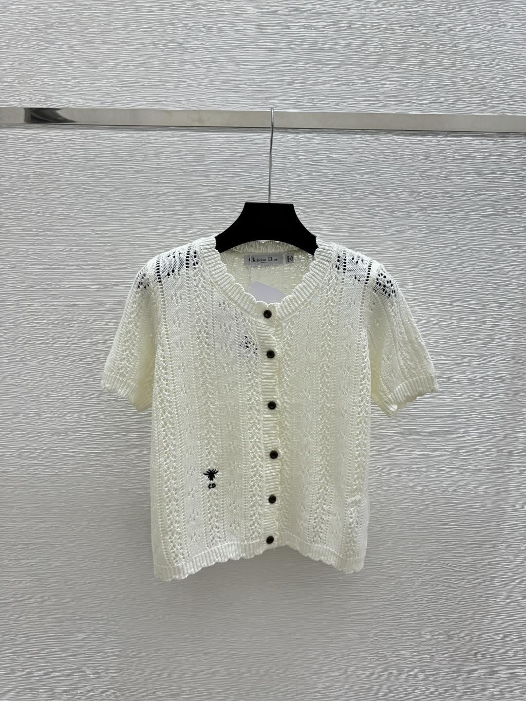 🆕D家🆕 春夏新款 纯色镂空圆领针织短袖开衫颜色：白色 卡其尺码：36.38.40