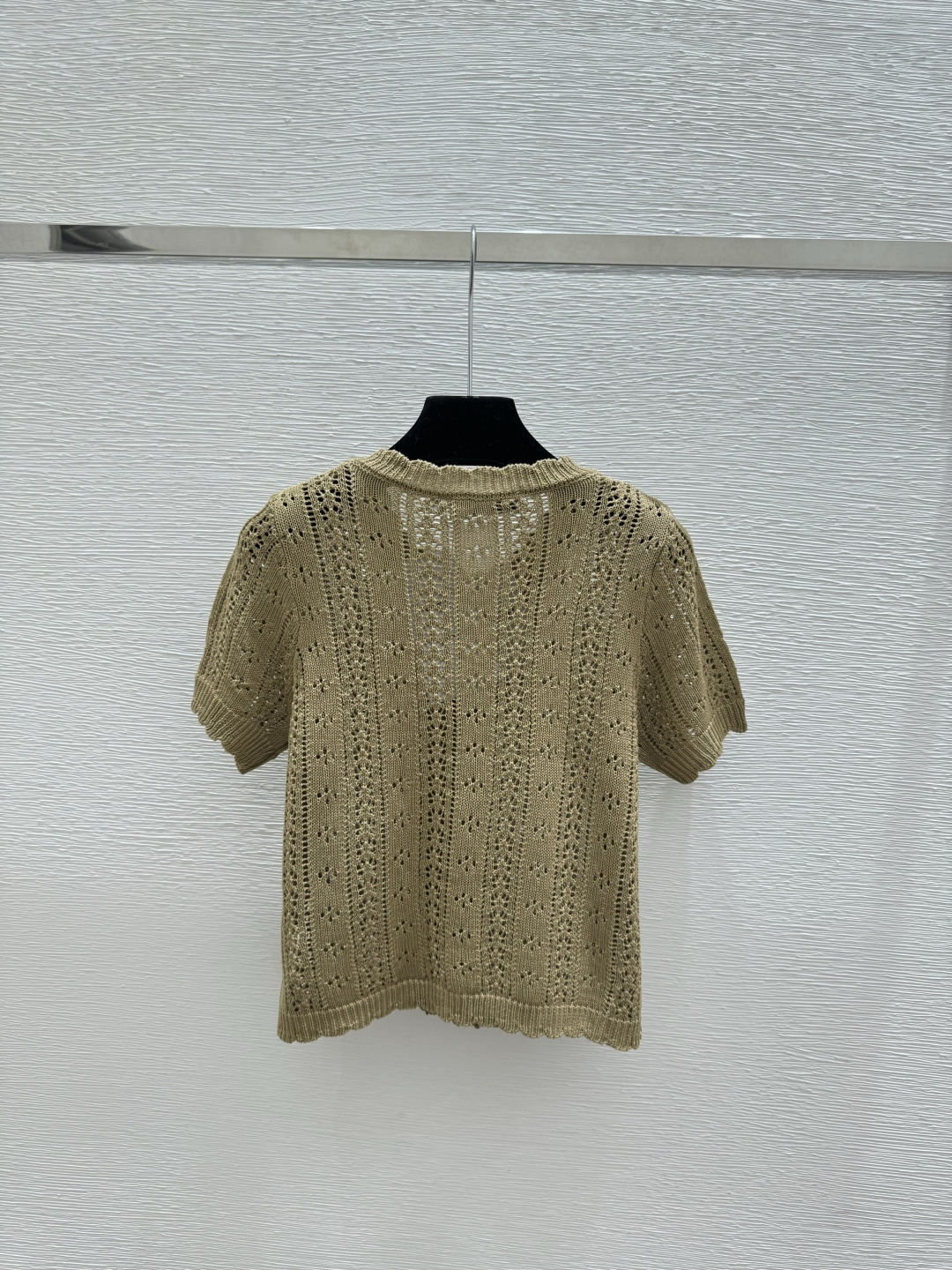 🆕D家🆕 春夏新款 纯色镂空圆领针织短袖开衫颜色：白色 卡其尺码：36.38.40