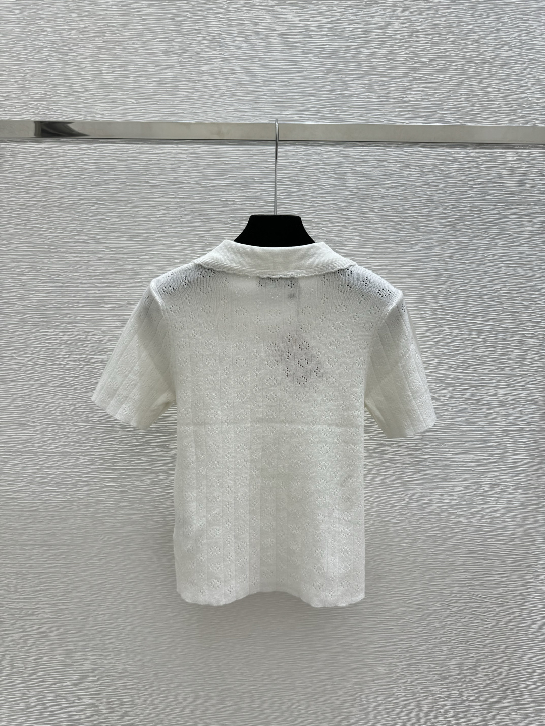 🆕M家🆕 春夏新款 纯色镂空花边翻领针织短袖颜色：白色 粉色尺码：36.38.40