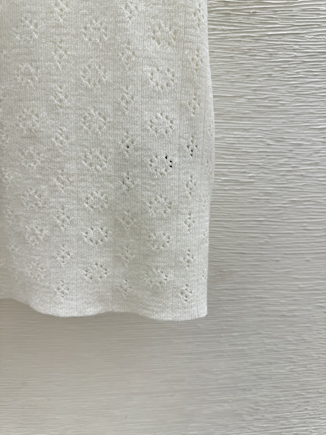 🆕M家🆕 春夏新款 纯色镂空花边翻领针织短袖颜色：白色 粉色尺码：36.38.40