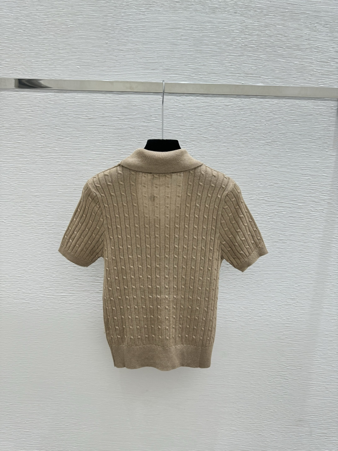 🆕PO家🆕 春夏新款 纯色V领针织短袖开衫颜色：白色 卡其尺码：36.38.40