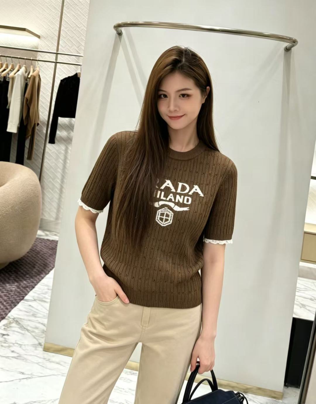 🆕P家🆕 春夏新款 撞色字母圆领针织短袖颜色：蓝色 咖啡尺码：36.38.40