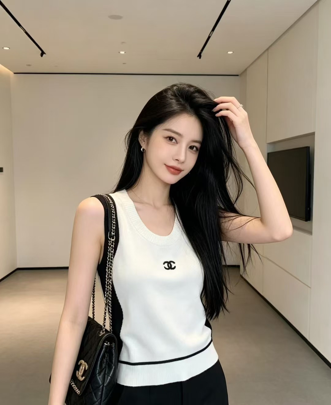 🆕CH家🆕 春夏新款 撞色简约圆领针织背心颜色：白色 黑色尺码：36.38.40