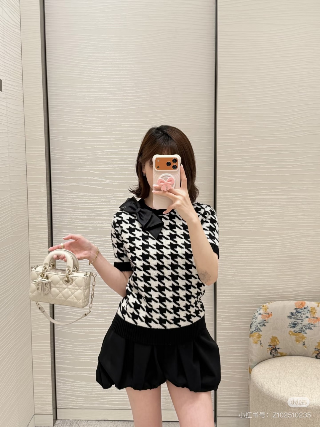 🆕D家🆕 春夏新款 撞色蝴蝶结圆领针织短袖颜色：黑色尺码：36.38.40