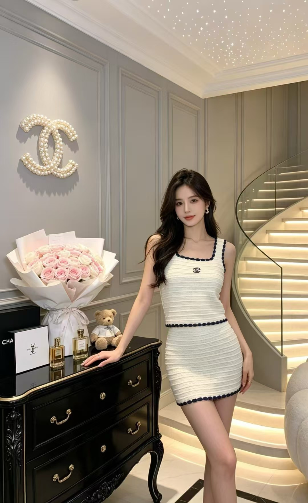 🆕CH家🆕 春夏新款 撞色简约圆领针织背心颜色：白色 宝蓝尺码：36.38.40