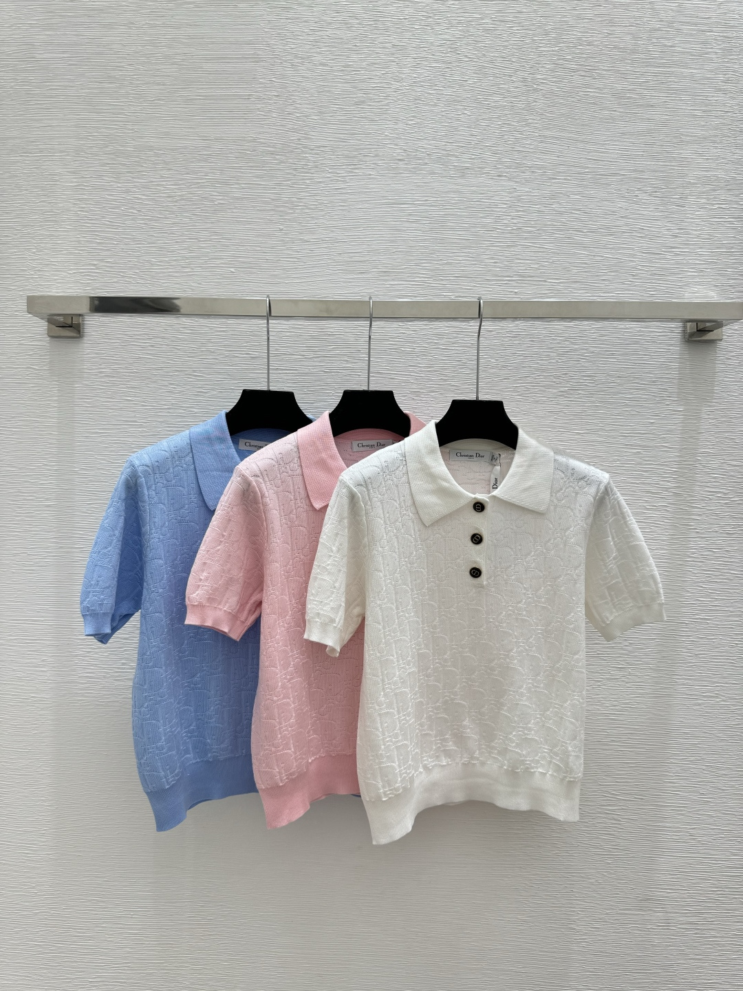 🆕D家🆕 春夏新款 纯色老花字母翻领针织短袖颜色：白色 粉色 蓝色尺码：36.38.40