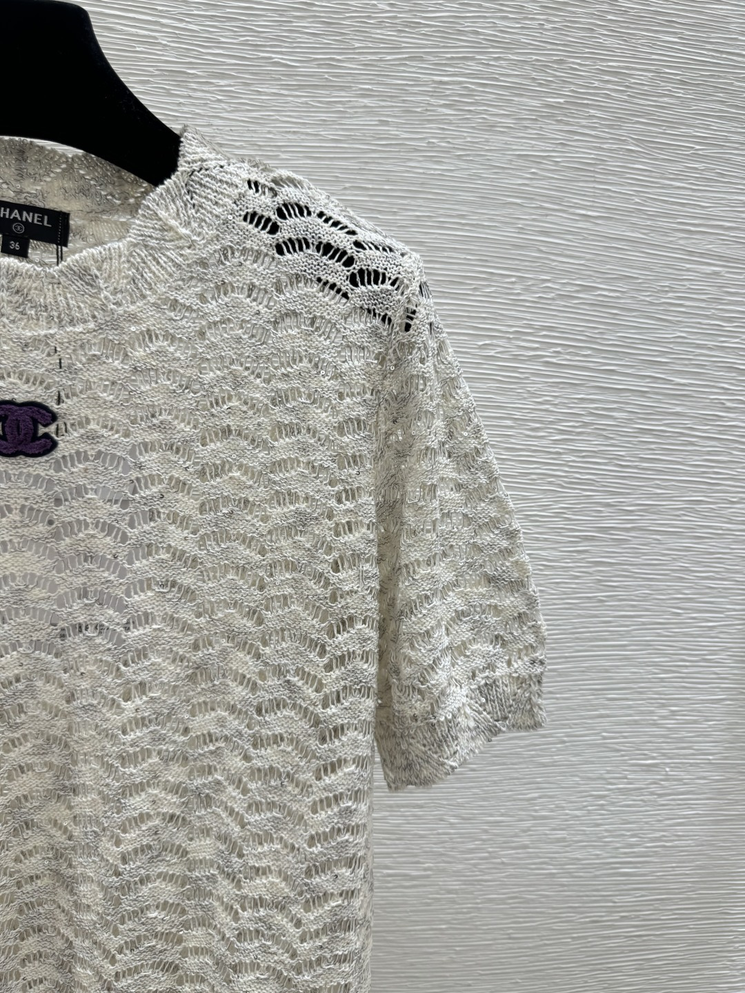 🆕CH家🆕 春夏新款 纯色镂空珠片圆领针织短袖颜色：灰色 粉色 蓝色尺码：36.38.40