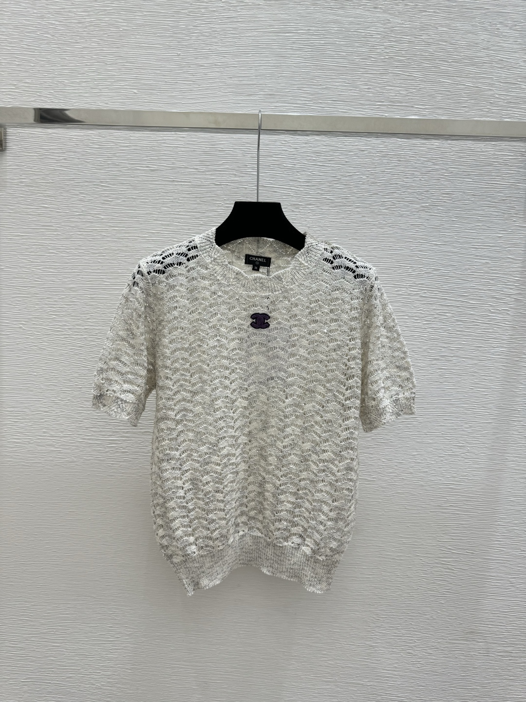 🆕CH家🆕 春夏新款 纯色镂空珠片圆领针织短袖颜色：灰色 粉色 蓝色尺码：36.38.40