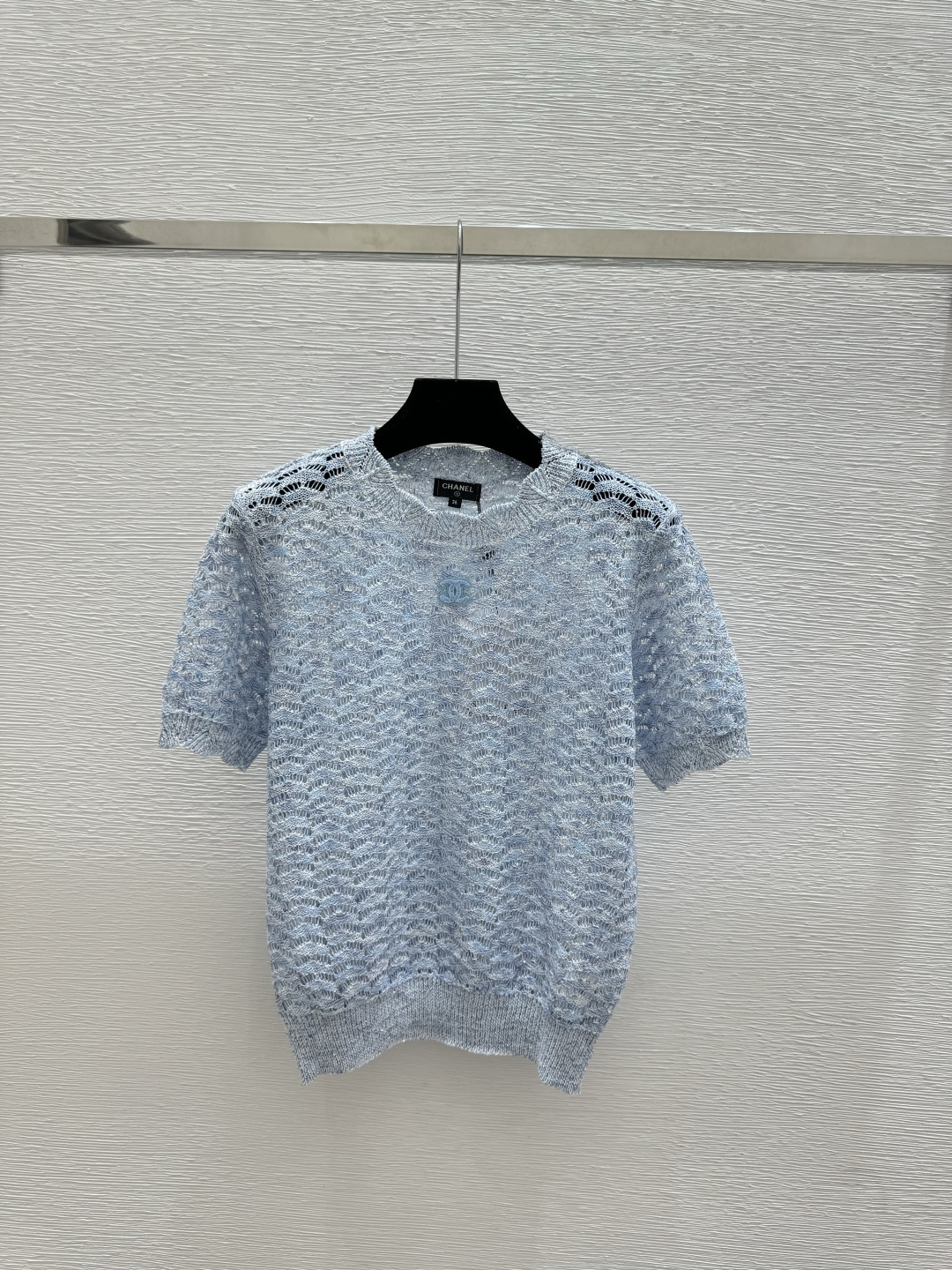 🆕CH家🆕 春夏新款 纯色镂空珠片圆领针织短袖颜色：灰色 粉色 蓝色尺码：36.38.40