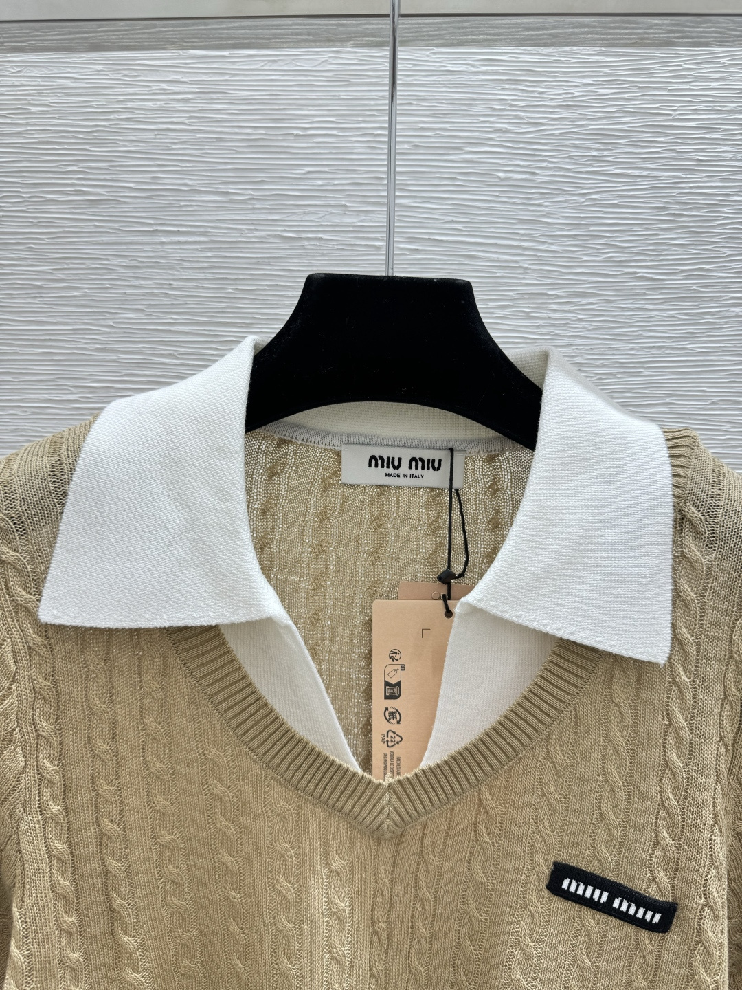 🆕M家🆕 春夏新款 撞色翻领简约针织短袖颜色：卡其 灰色 黑色尺码：36.38.40