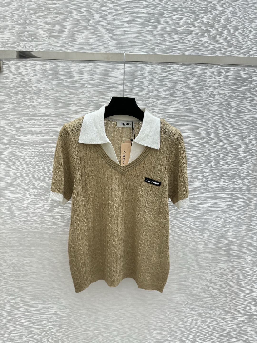 🆕M家🆕 春夏新款 撞色翻领简约针织短袖颜色：卡其 灰色 黑色尺码：36.38.40